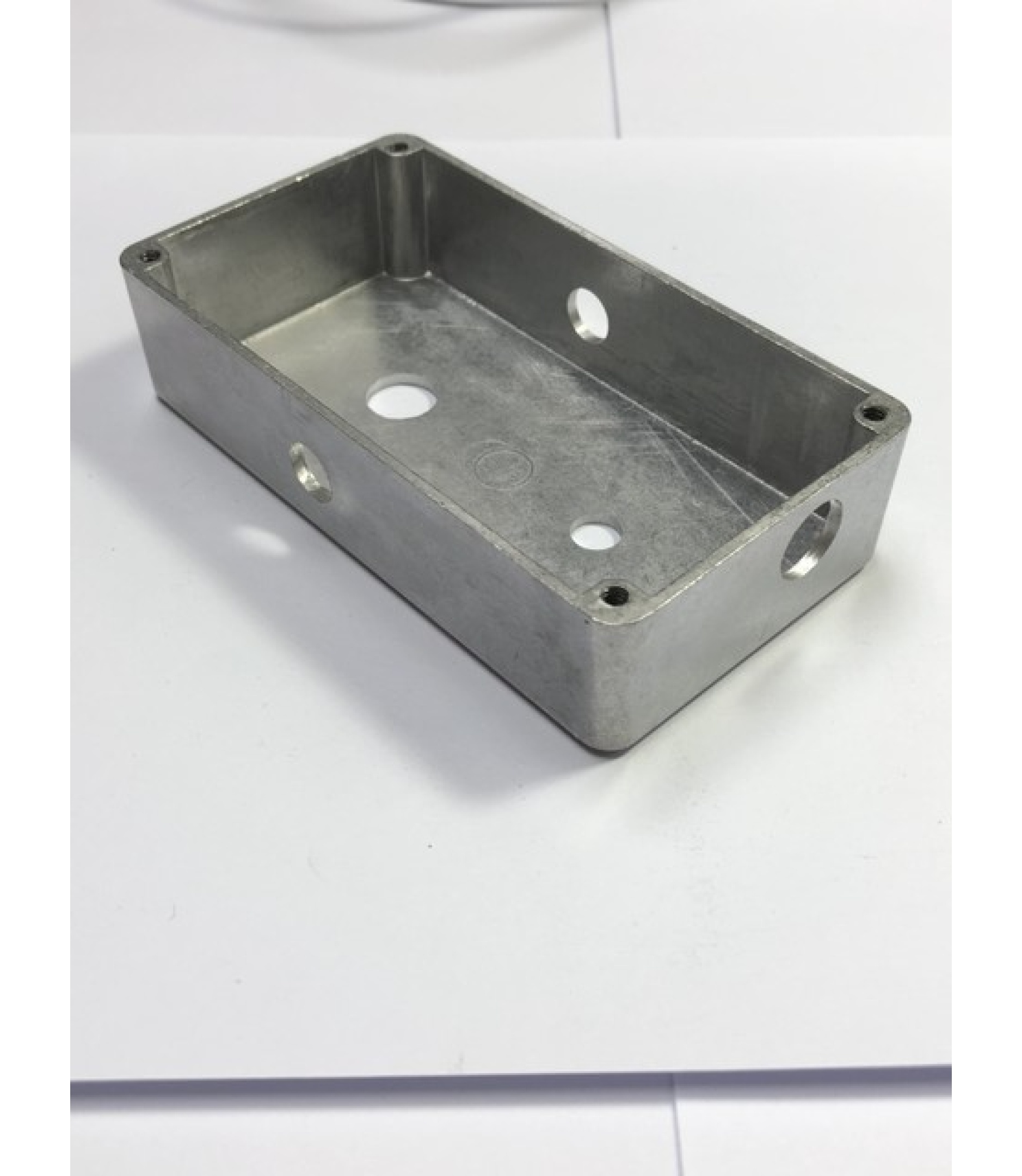 TYPE 1 DRILLED 1590B WHITE ENCLOSURE WITH SIDE AND TOP JACKS