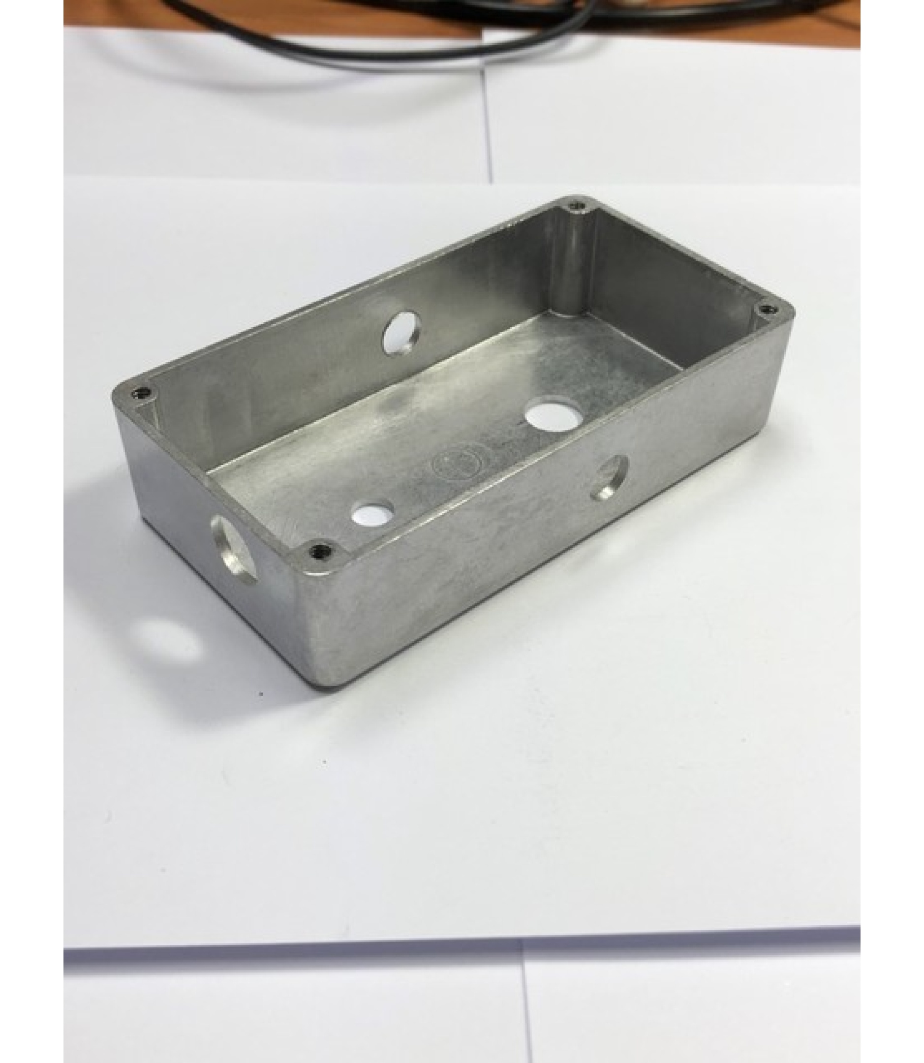 TYPE 1 DRILLED 1590B WHITE ENCLOSURE WITH SIDE AND TOP JACKS
