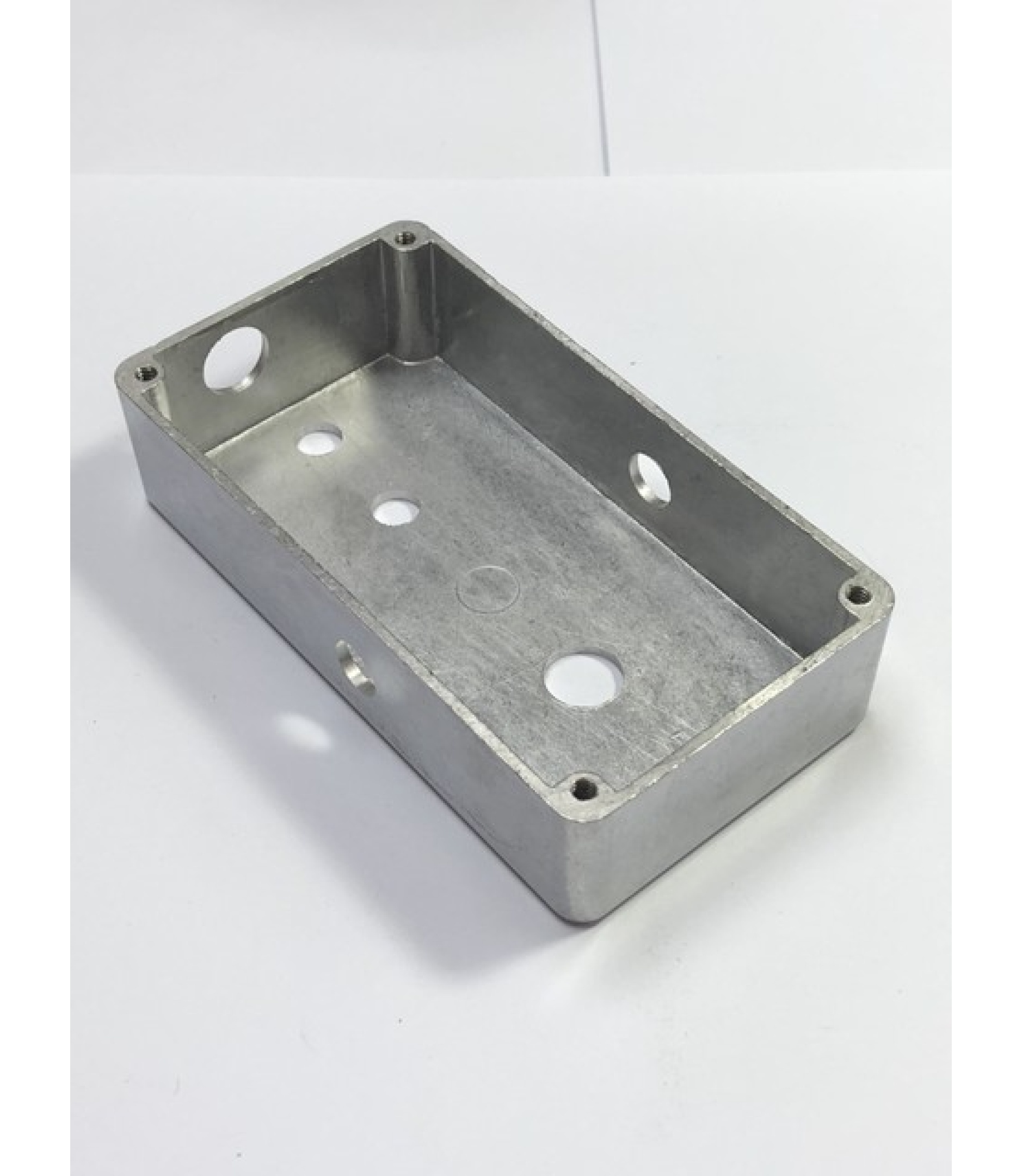 5171-02-4.jpg_2.jpg TYPE 2 DRILLED 1590B BARE ENCLOSURE WITH SIDE AND TOP JACKS
