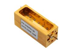 PE-W10CP011-20.jpg WR-10 Waveguide 20 dB Broadwall Coupler, UG-387/U-Mod Round Cover Flange, H-Plane Coupled Port, 90 GHz to 110 GHz, Brass Copper - Cost-Effective Alternative